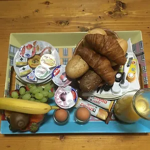 https://amsterdam-house-of-arts-crafts.amsterdamhotelsnl.com