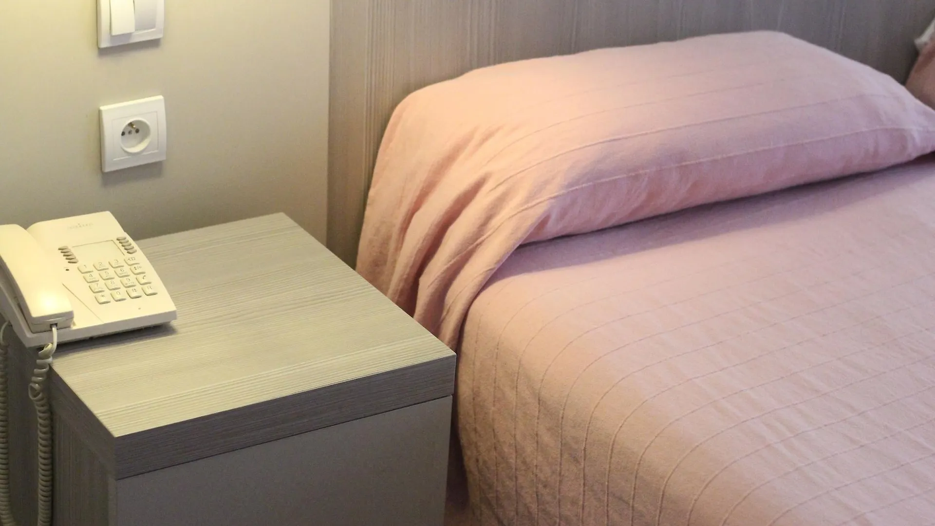 **  Hotel Excelsior Paris France